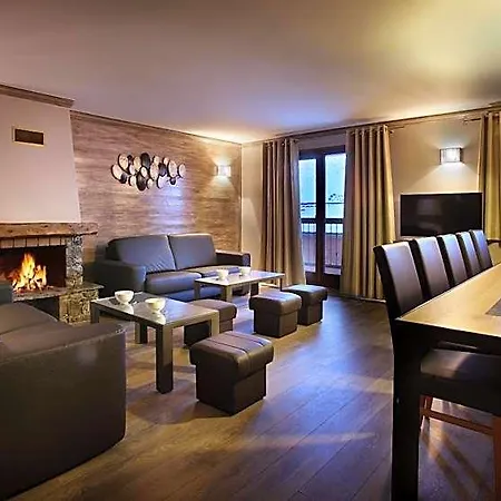 Des Neiges Hermine Aparthotel 4*